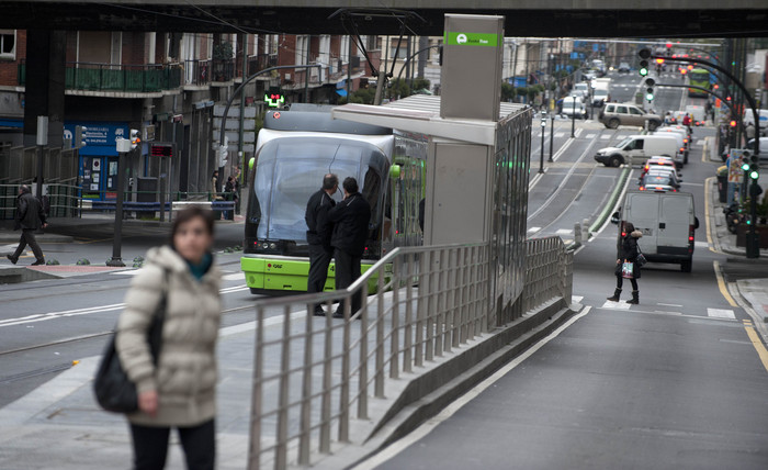 2012_04_19_tranvia_bilbao_05