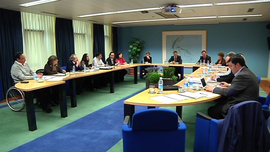 Video El Lehendakari se ha reunido con los miembros de la Mesa del Diálogo Civil