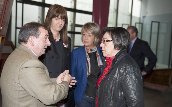 2012_04_21_lhk_modelo_combatir_crisis_04