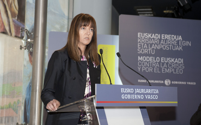 2012_04_21_lhk_modelo_combatir_crisis_08