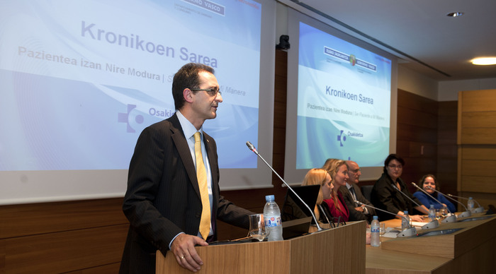 2012_04_23_bengoa_kronikoen_sarea_red_social_04