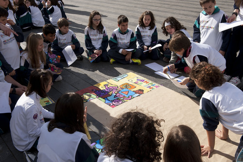 El Lehendakari asiste en Bilbao al acto central de la Campaña Mundial de Educación