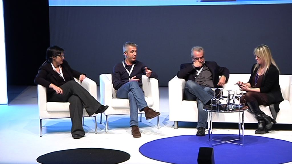 Mesa Redonda: smartphones y adolescentes. ¿Amenaza u oprtunidad?  [54:37]
