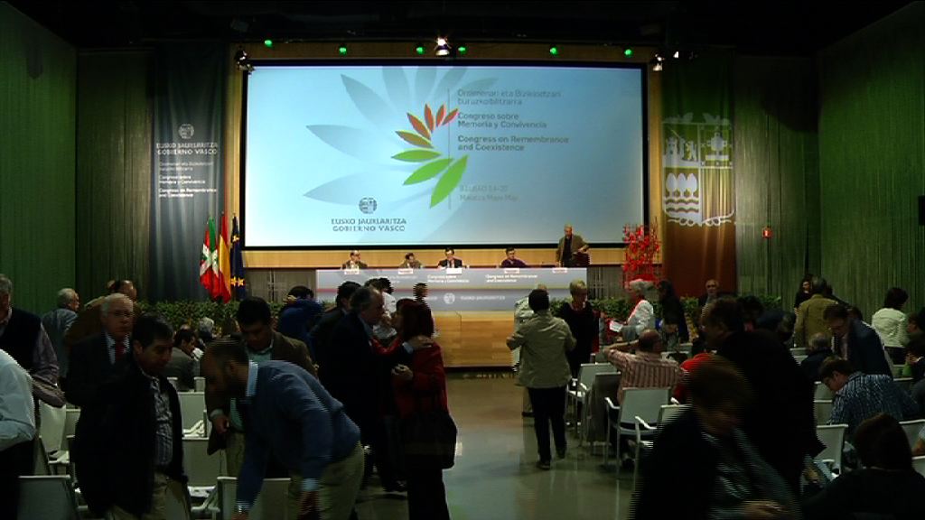 Video Tercera jornada del Congreso sobre Memoria y Convivencia, coloquio panel cinco