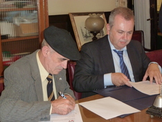 EITB firma acuerdos en Argentina para la difusión de su producción entre el público local