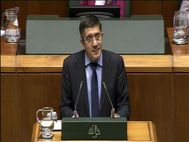 Cronica_lhk_parlamento_es