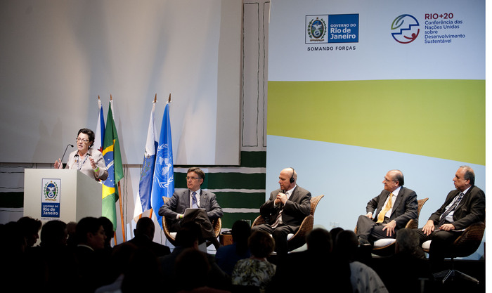 2012_06_19_unzalu_apertura_cumbre_mundial_06