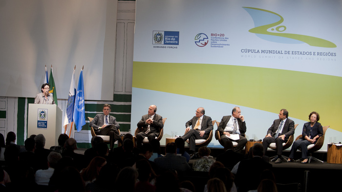 2012_06_19_unzalu_apertura_cumbre_mundial_08