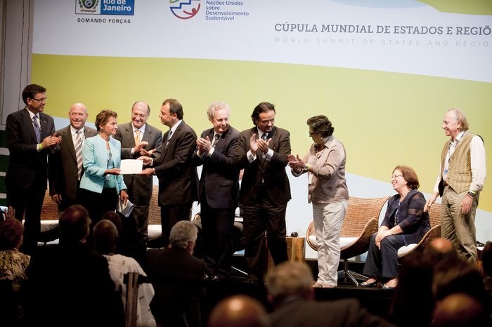 2012_06_19_unzalu_apertura_cumbre_mundial_09