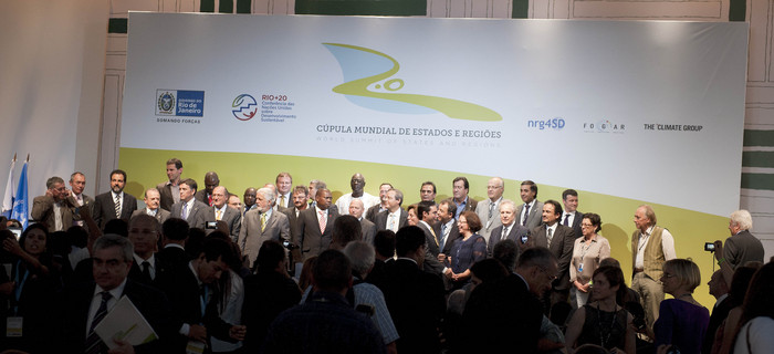 2012_06_19_unzalu_apertura_cumbre_mundial_10