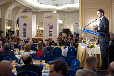 El Lehendakari plantea un gran pacto en Europa a tres niveles