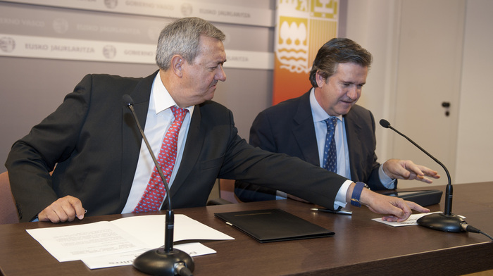 2012_07_05_aguire_unda_firma_entidades_04