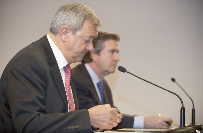 2012_07_05_aguire_unda_firma_entidades_10