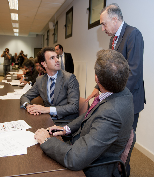 2012_07_05_aguire_unda_firma_entidades_12