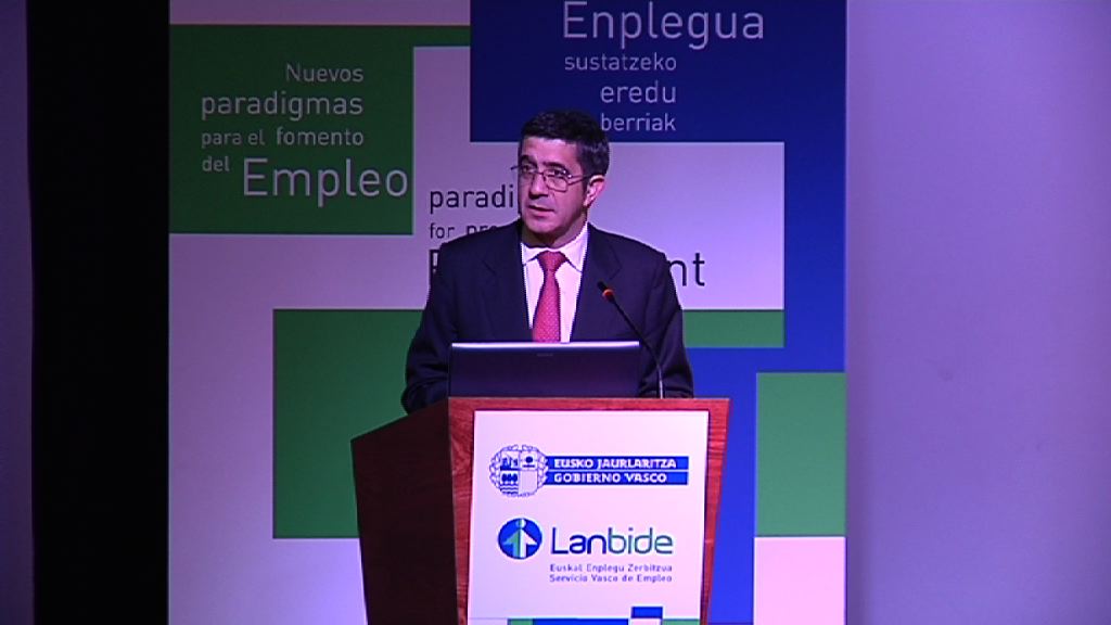 Video Lehendakari: "Frente a los recortes aleatorios nosotros presentamos propuestas concretas"