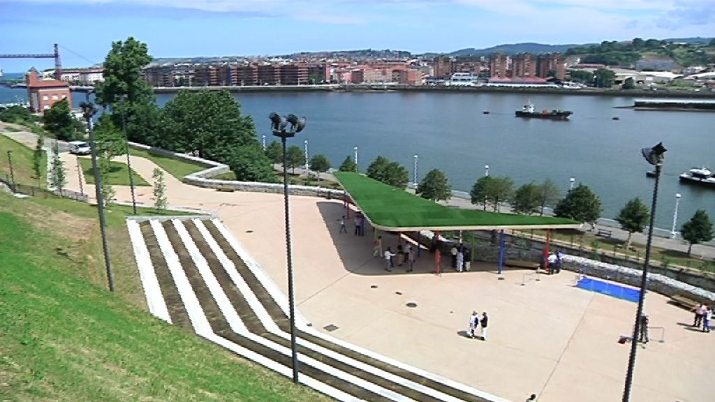 Video El Lehendakari ensalza la "lucha vecinal" de los portugalujos en la inauguración del parque Azeta