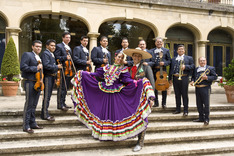 El Lehendakari recibe a los grupos que participan en la XXXVIII Edición del Festival Internacional de Folklore de Portugalete y del País Vasco 