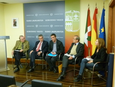 Presentación en la Delegación del Gobierno Vasco en Madrid del monográfico de la revista Estudios de Política Exterior: LA PAZ POR FIN LLEGA A EUSKADI