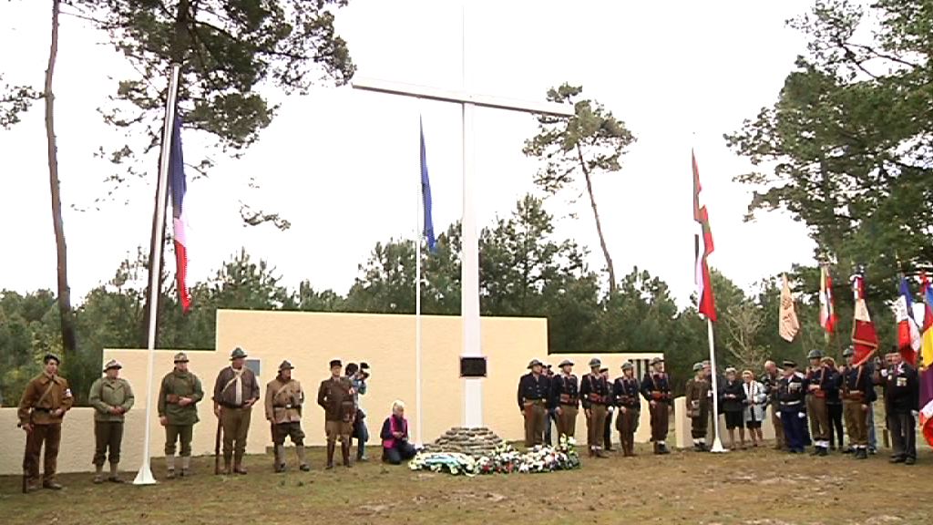 El lehendakari rinde homenaje a los gudaris del Batallón Gernika en el 70 aniversario de la batalla de la Pointe de Grave  [1:08]